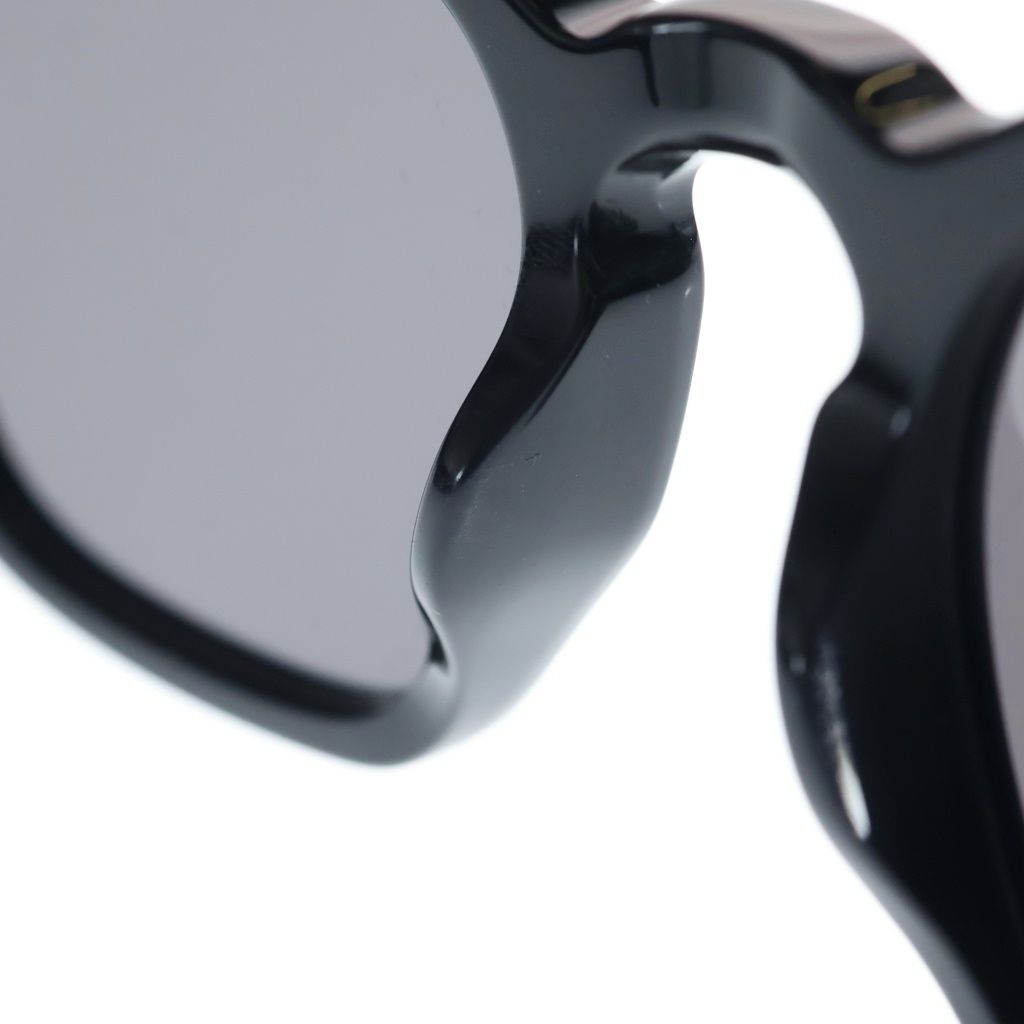 Prada Wellington Sunglasses Temple Logo Eyewear Black — view 5