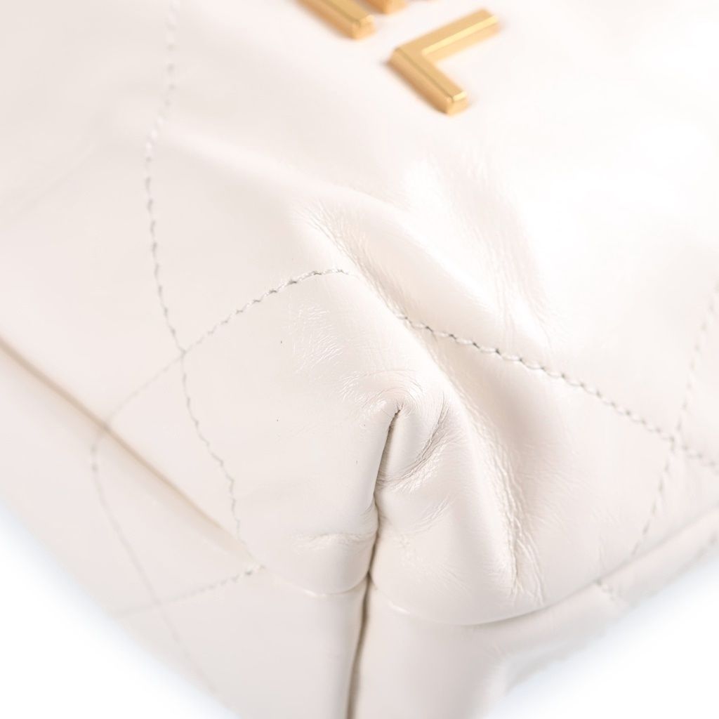 Chanel 22 Mini White Shoulder Bag — view 5