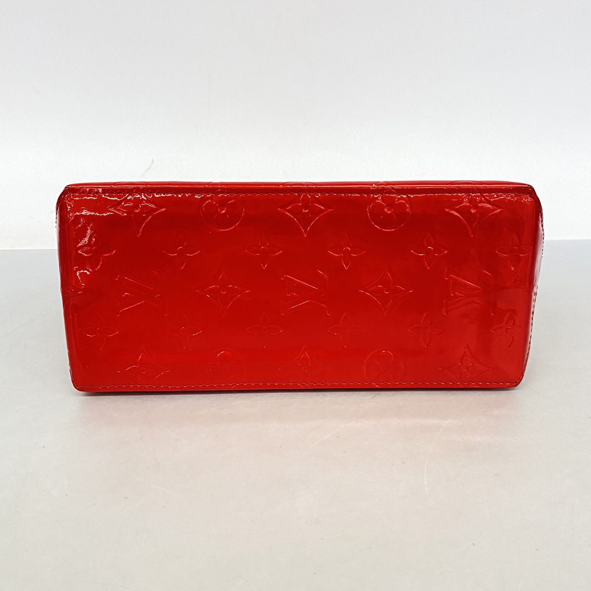Louis Vuitton Handbag Vernis Reade PM Rouge — view 3