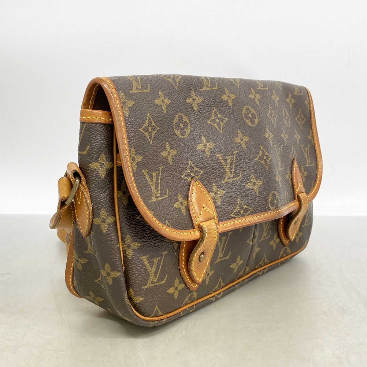 Louis Vuitton Shoulder Bag Monogram Gibeciere MM Brown — view 2