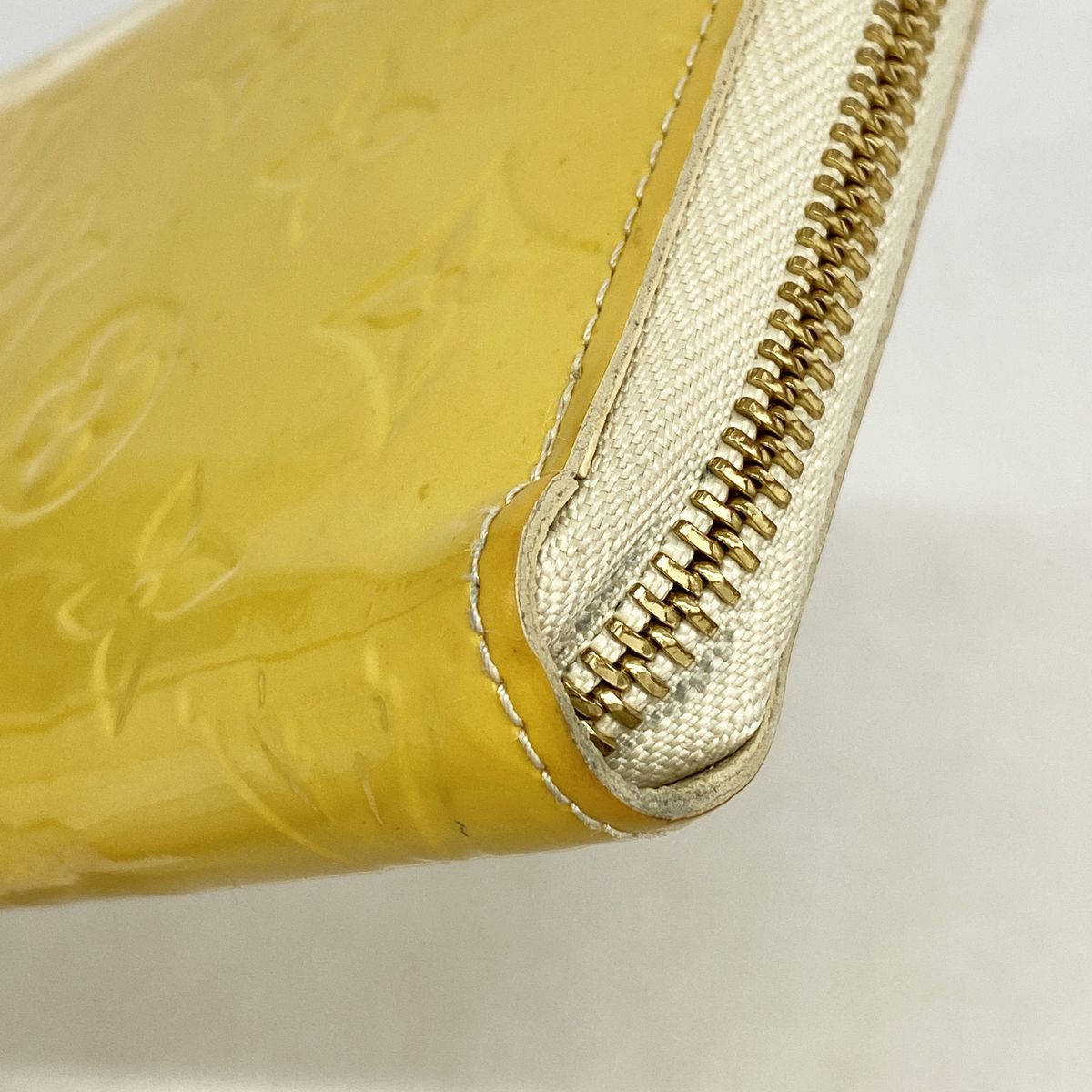 Louis Vuitton Wallet Vernis Zippy Blanc Corail — view 5