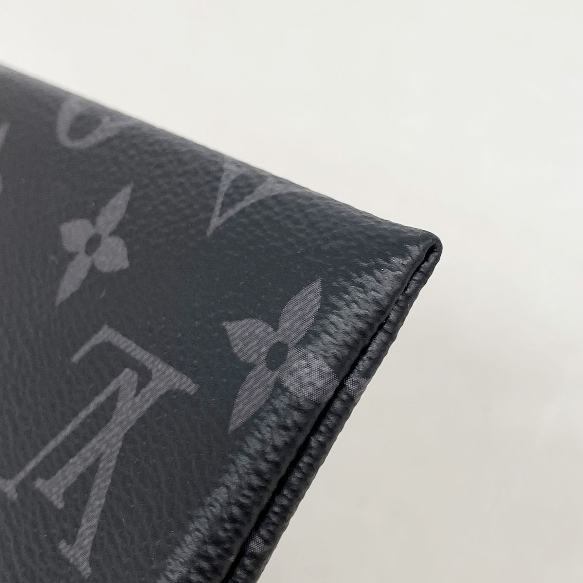 Louis Vuitton Pouch Monogram Eclipse Pochette Discovery PM Black — view 6