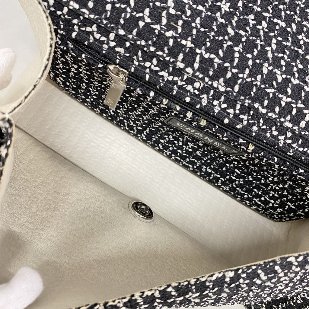 Chanel Shoulder Bag Tweed Black Ivory Silver — view 4