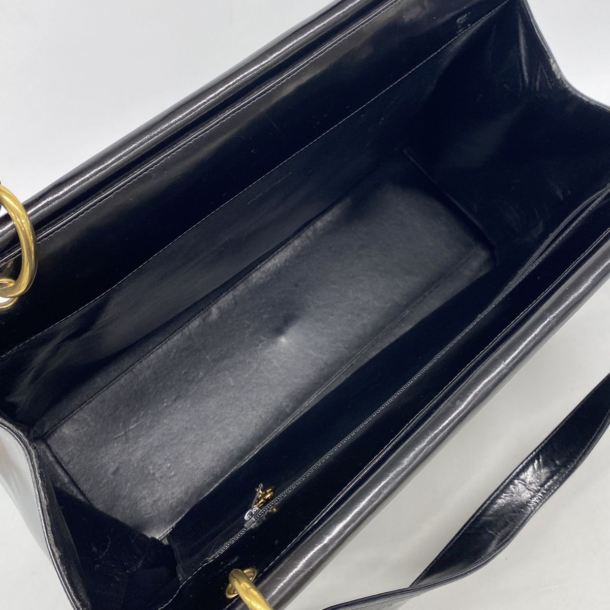 Chanel Tote Bag Quilted Patent Leather Black Gold — view 4