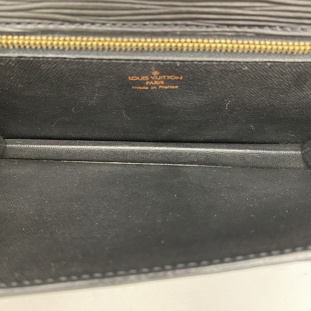 Louis Vuitton Clutch Epi Pochette Series Dragonne Noir — view 4