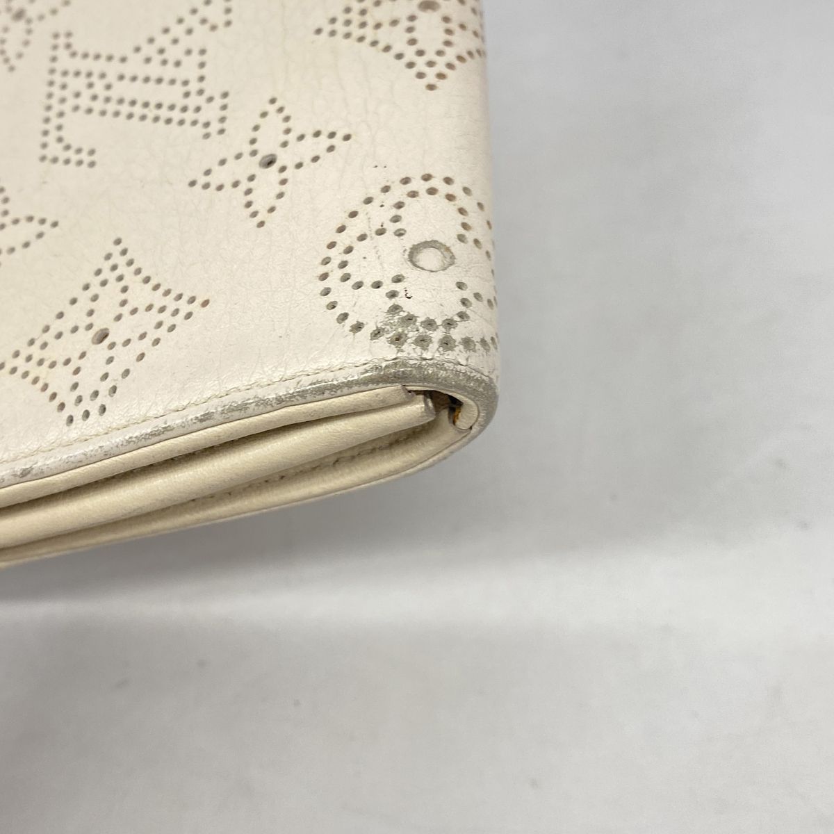 Louis Vuitton Wallet Mahina Portefeuille Iris Sable — view 5