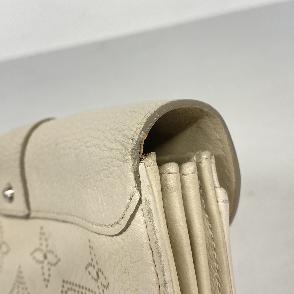 Louis Vuitton Wallet Mahina Portefeuille Iris Sable — view 6
