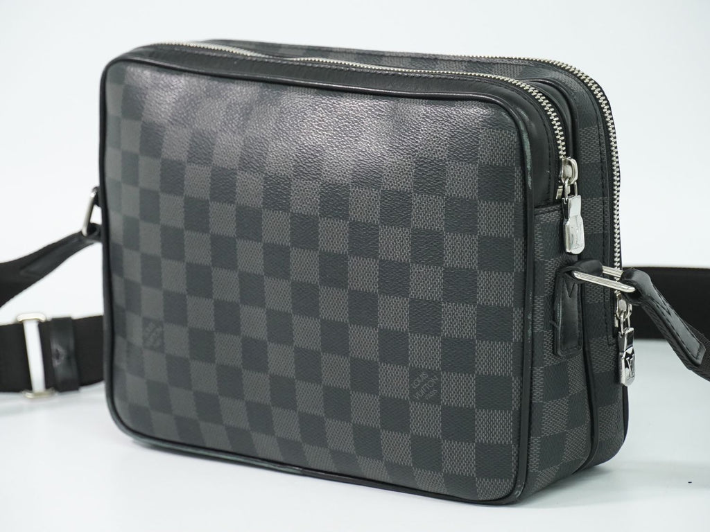 Louis Vuitton LV Trocadero Messenger PM Damier Graphite Shoulder Bag Black Gray — view 2