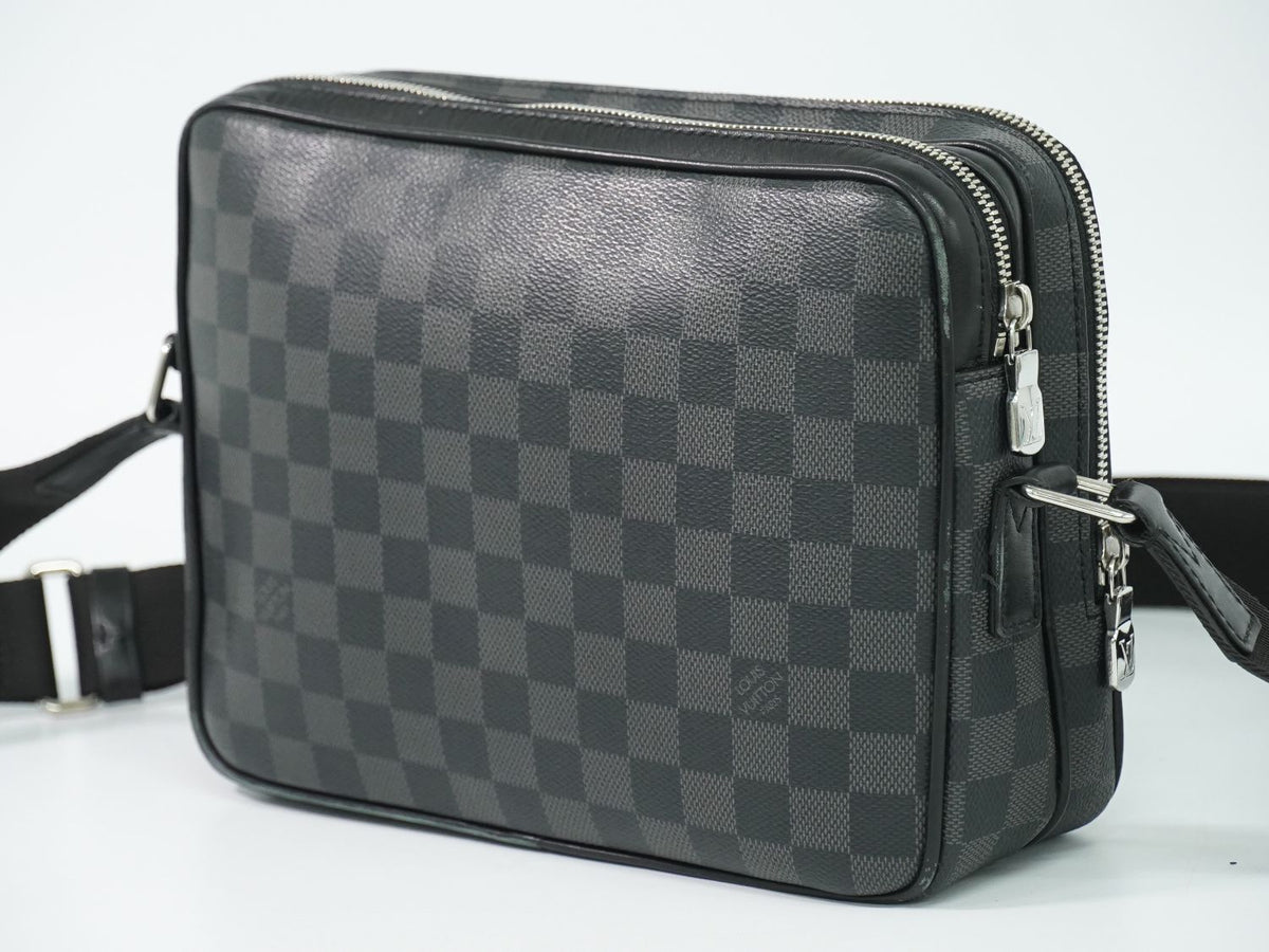 Louis Vuitton LV Trocadero Messenger PM Damier Graphite Shoulder Bag Black Gray — view 2