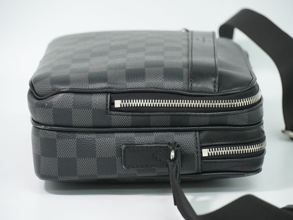 Louis Vuitton LV Trocadero Messenger PM Damier Graphite Shoulder Bag Black Gray — view 4