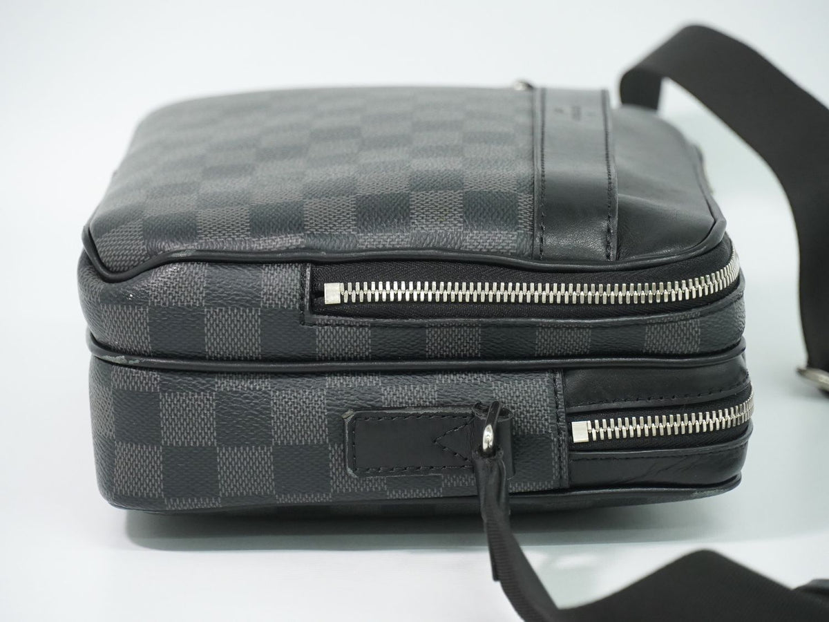 Louis Vuitton LV Trocadero Messenger PM Damier Graphite Shoulder Bag Black Gray — view 4