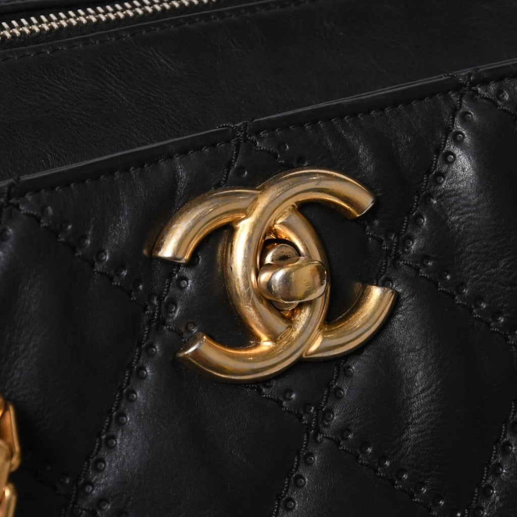 Chanel Chain Tote Bag CC Logo Quilted Leather Black Gold — view 5