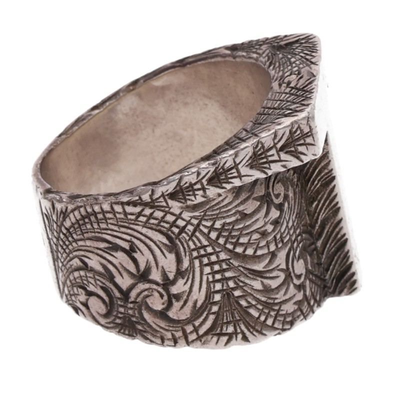Gucci Arabesque Pattern Ring — view 3