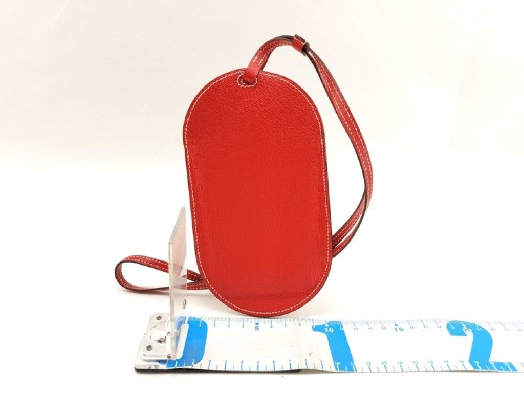 Hermes Shoulder Bag in the Loop to Go PM Rouge Tomato Chevre — view 2