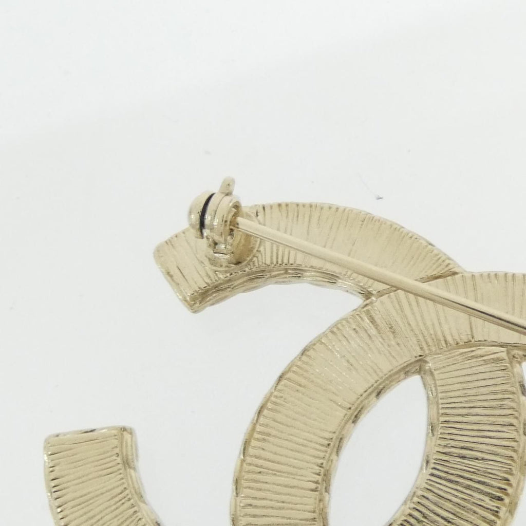 Chanel Brooch Gold — view 3