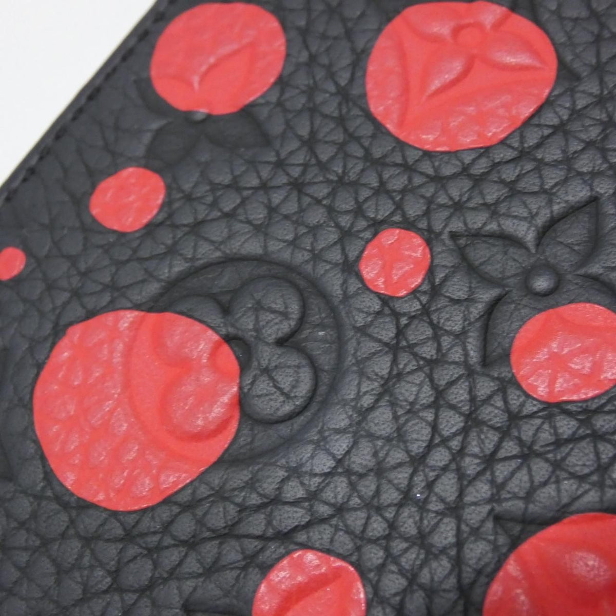 Louis Vuitton Taurillon Zippy Wallet Vertical — view 4