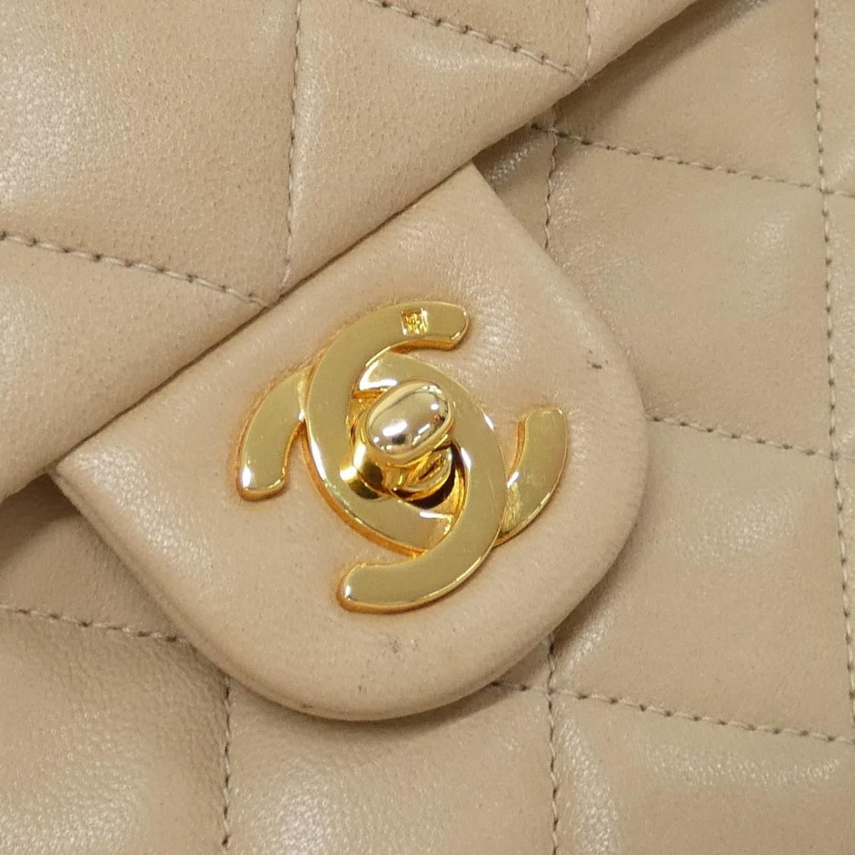 Chanel Vintage Shoulder Bag — view 5