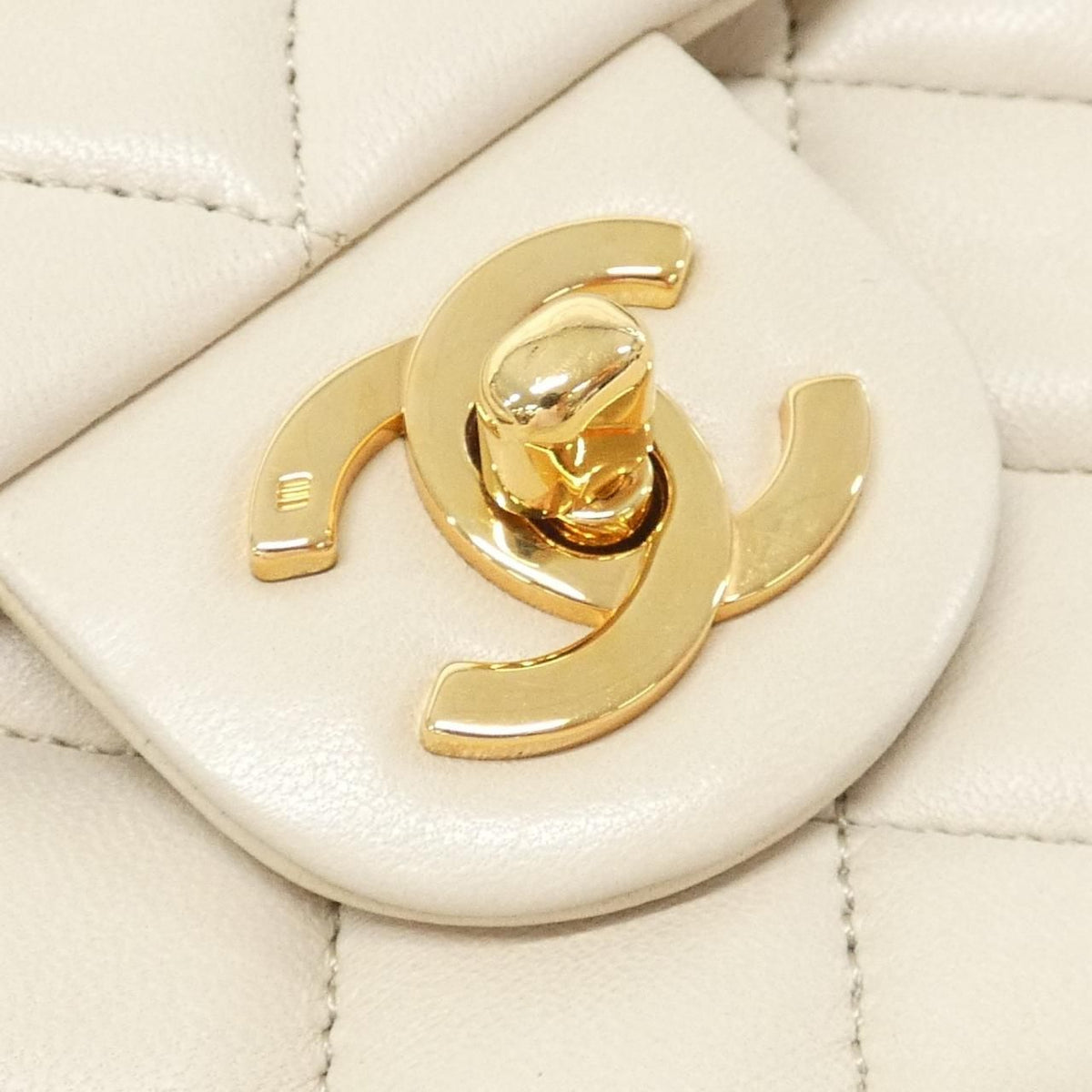 Chanel Vintage Shoulder Bag — view 5