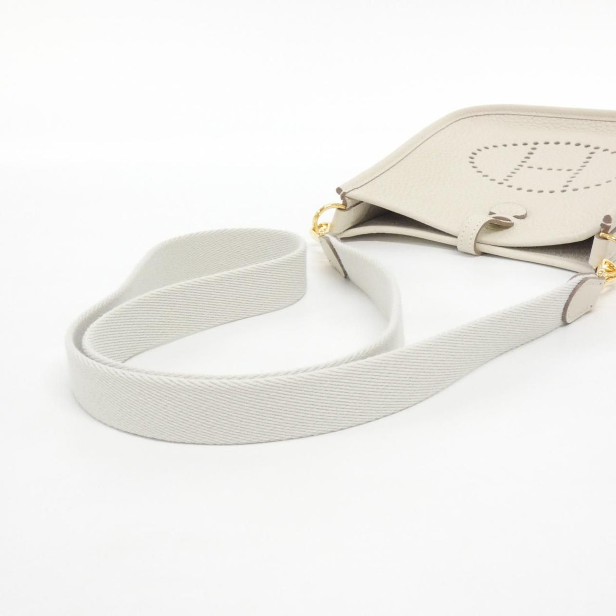 Hermes Evelyne Amazon 16 Shoulder Bag — view 4