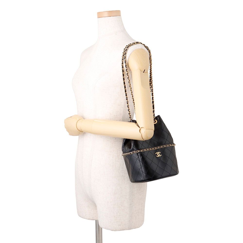 Chanel Chain Shoulder Bag CC Logo Quilted Around Shiny Lambskin Black — view 4