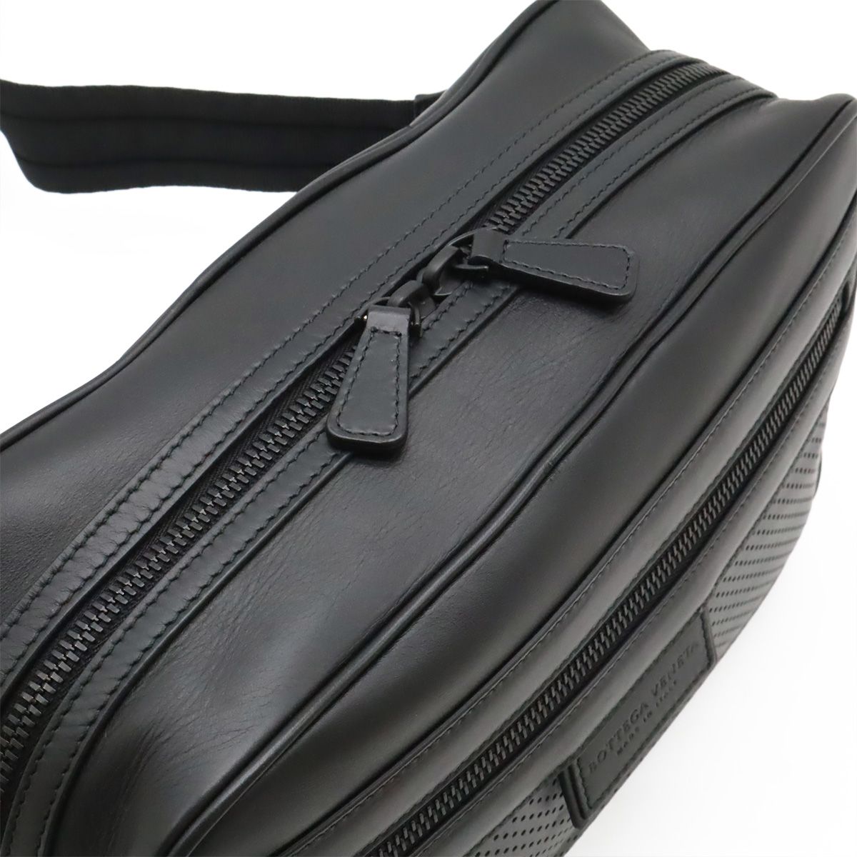Bottega Veneta Leggero Belt Bag Leather Black — view 6