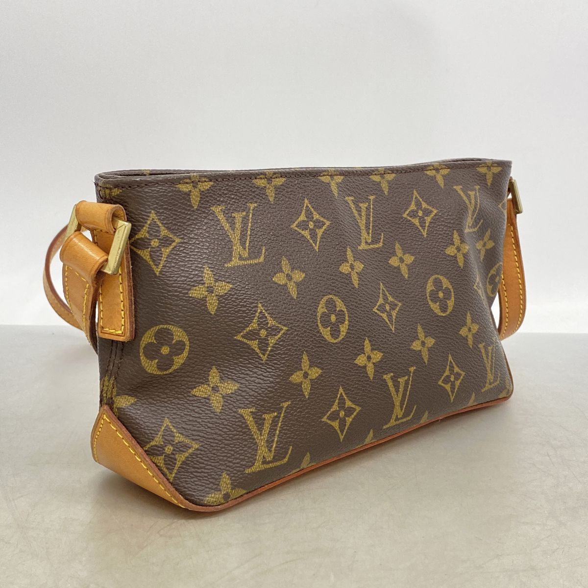 Louis Vuitton Shoulder Bag Monogram Trotteur Brown — view 2