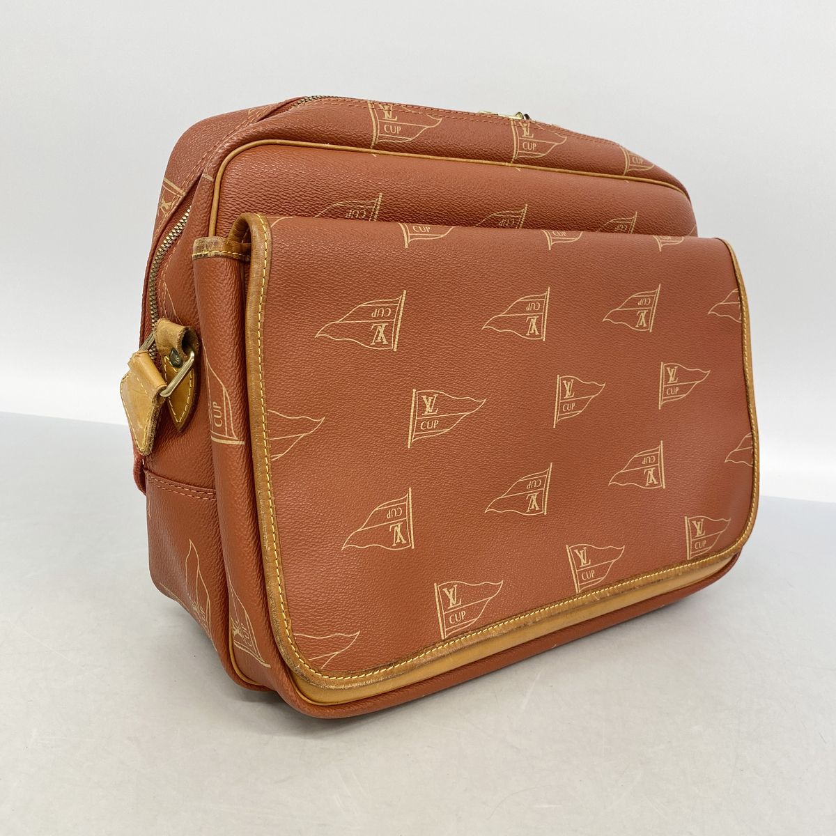 Louis Vuitton Shoulder Bag LV Cup Calvi Abogany — view 2
