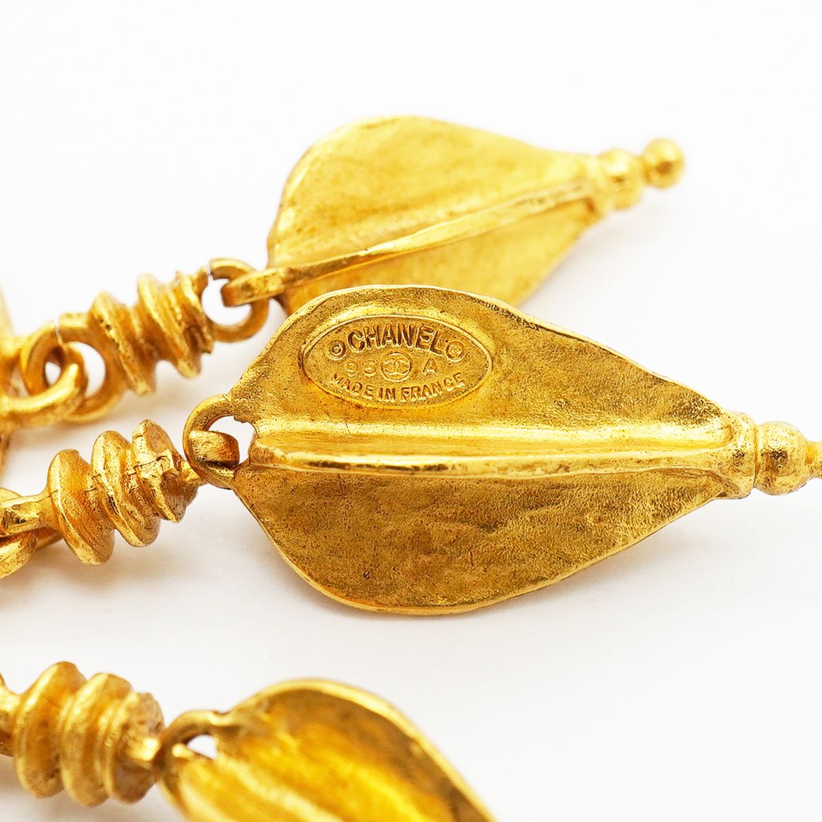 Chanel Brooch Vintage CC Logo Gold Plated — view 4