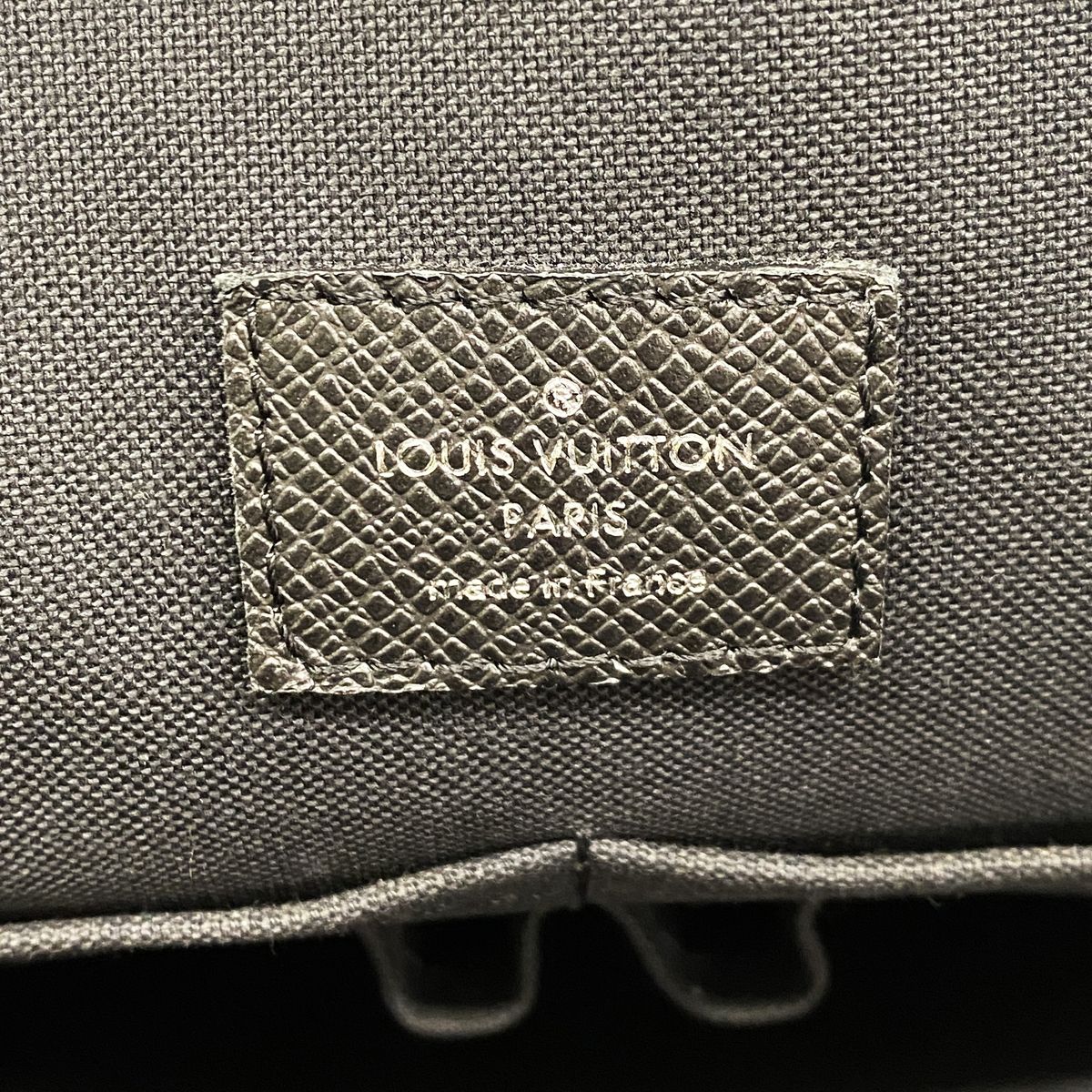 Louis Vuitton Tote Bag Taiga Grigori Ardoise — view 5