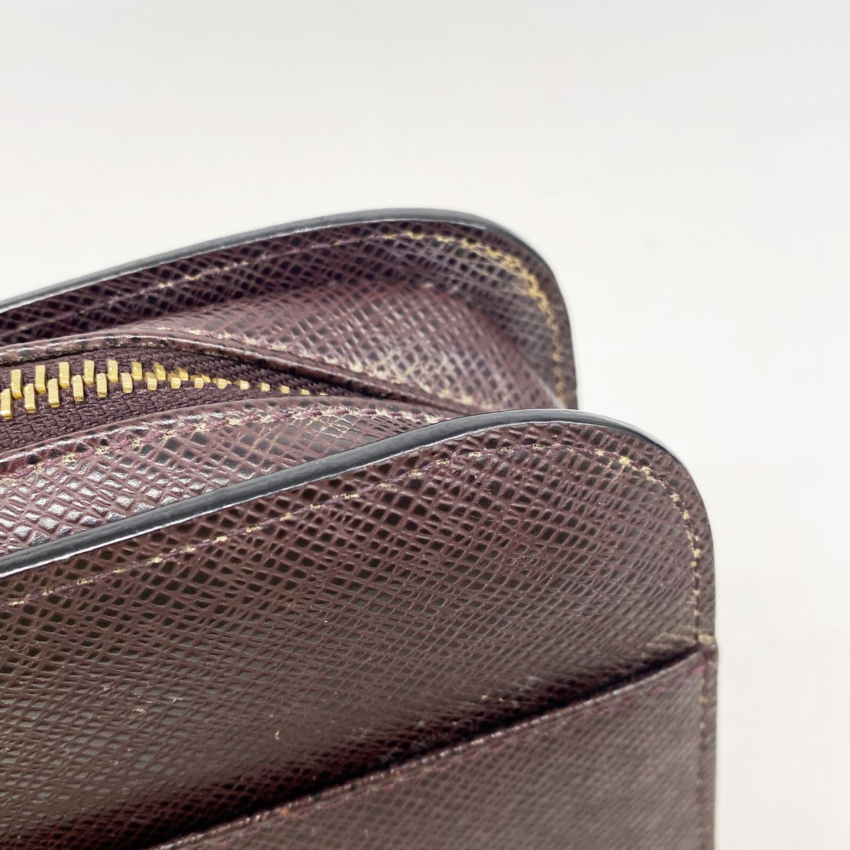 Louis Vuitton Clutch Taiga Baikal Acajou — view 7