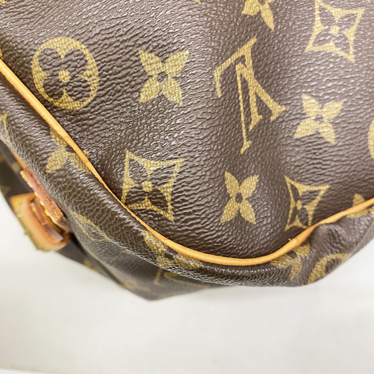 Louis Vuitton Shoulder Bag Monogram Saumur 35 Brown — view 7
