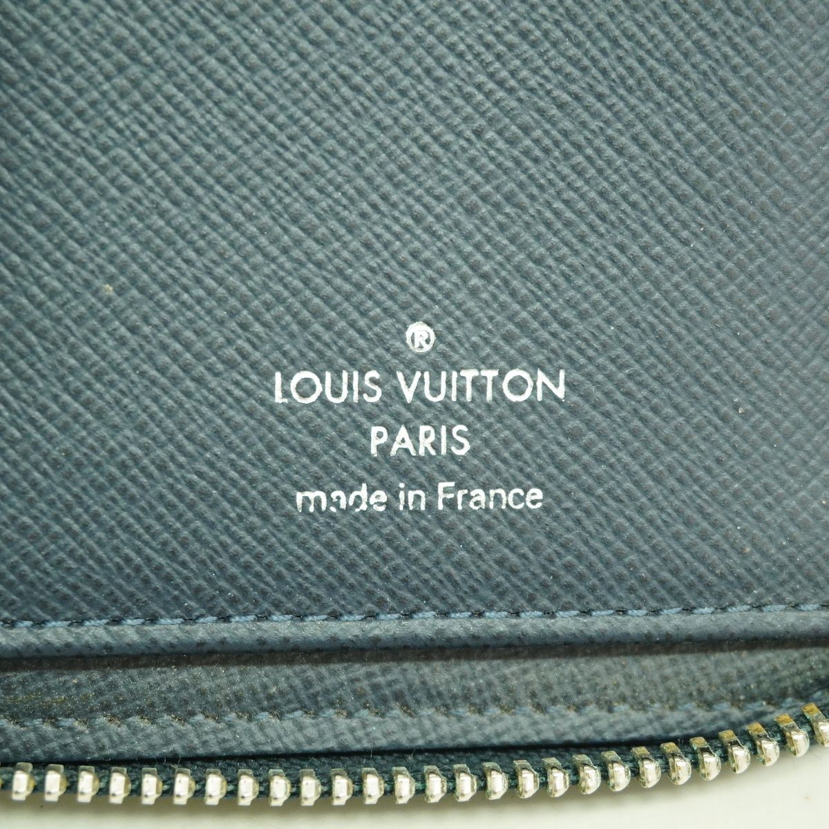 Louis Vuitton Wallet Taiga Zippy Vertical Ocean — view 4