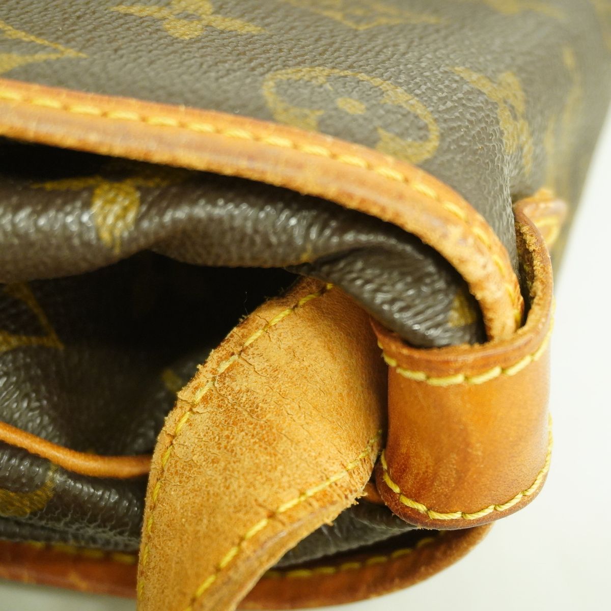Louis Vuitton Shoulder Bag Monogram Saumur 35 Brown — view 8