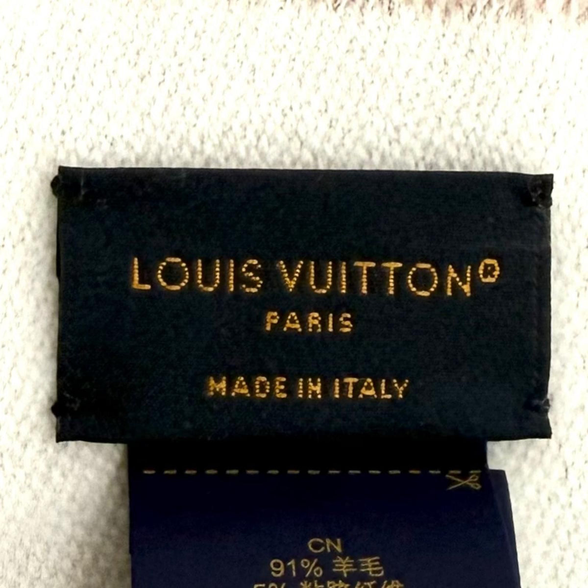 Louis Vuitton LV Essential Shine Wool Silk Blend Rose Scarf 170 34 — view 8