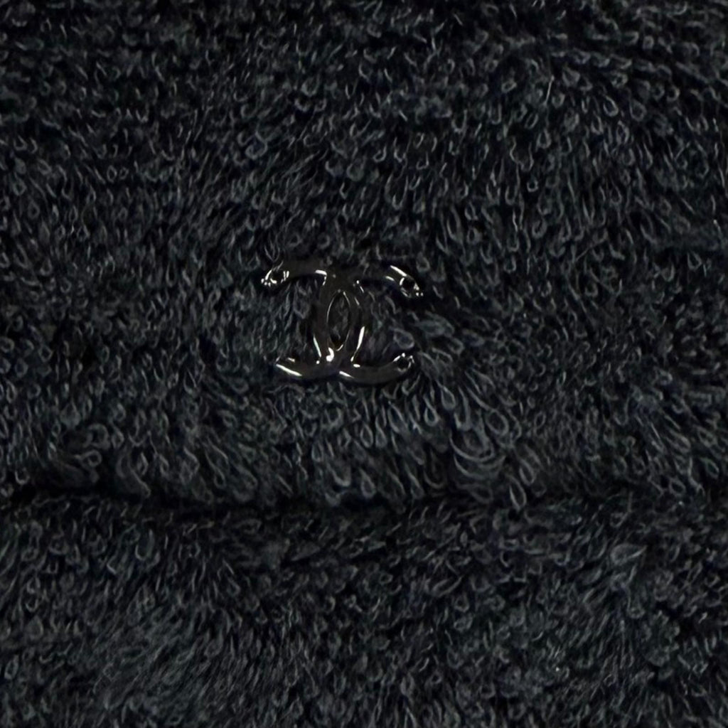 Chanel 21C CC Logo Pile Hat Bucket Hat Black — view 7