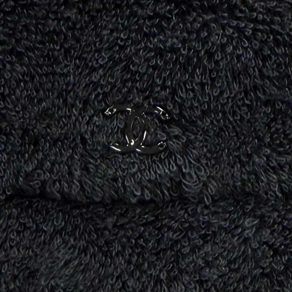 Chanel 21C CC Logo Pile Hat Bucket Hat Black — view 7
