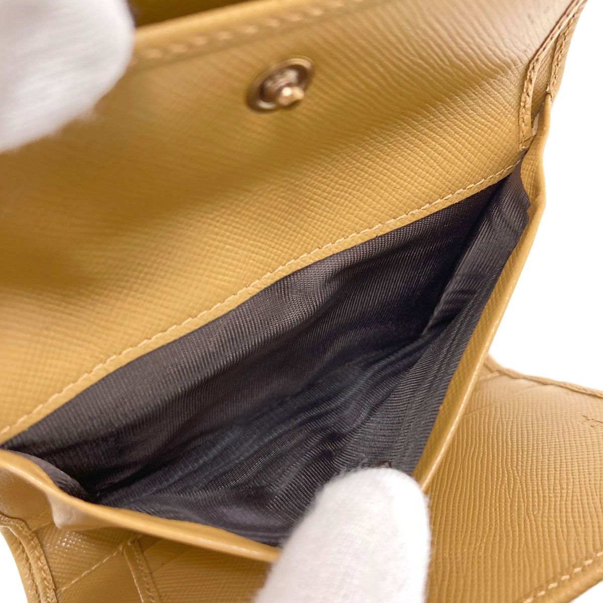 Prada Logo Trifold Wallet Leather — view 6