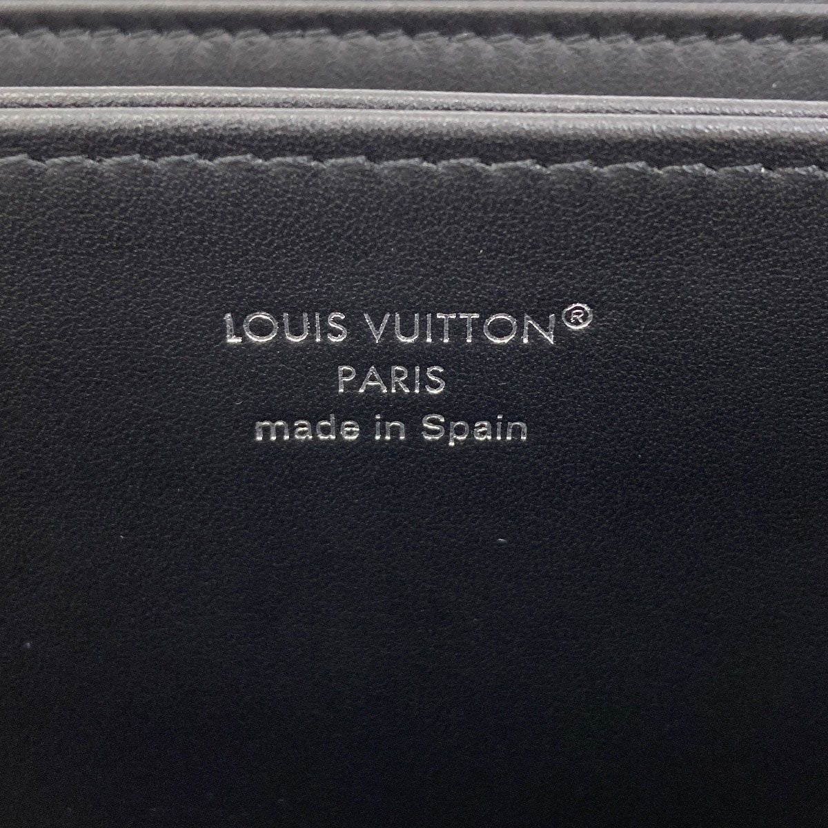 Louis Vuitton Zippy Wallet Mahina Leather — view 6