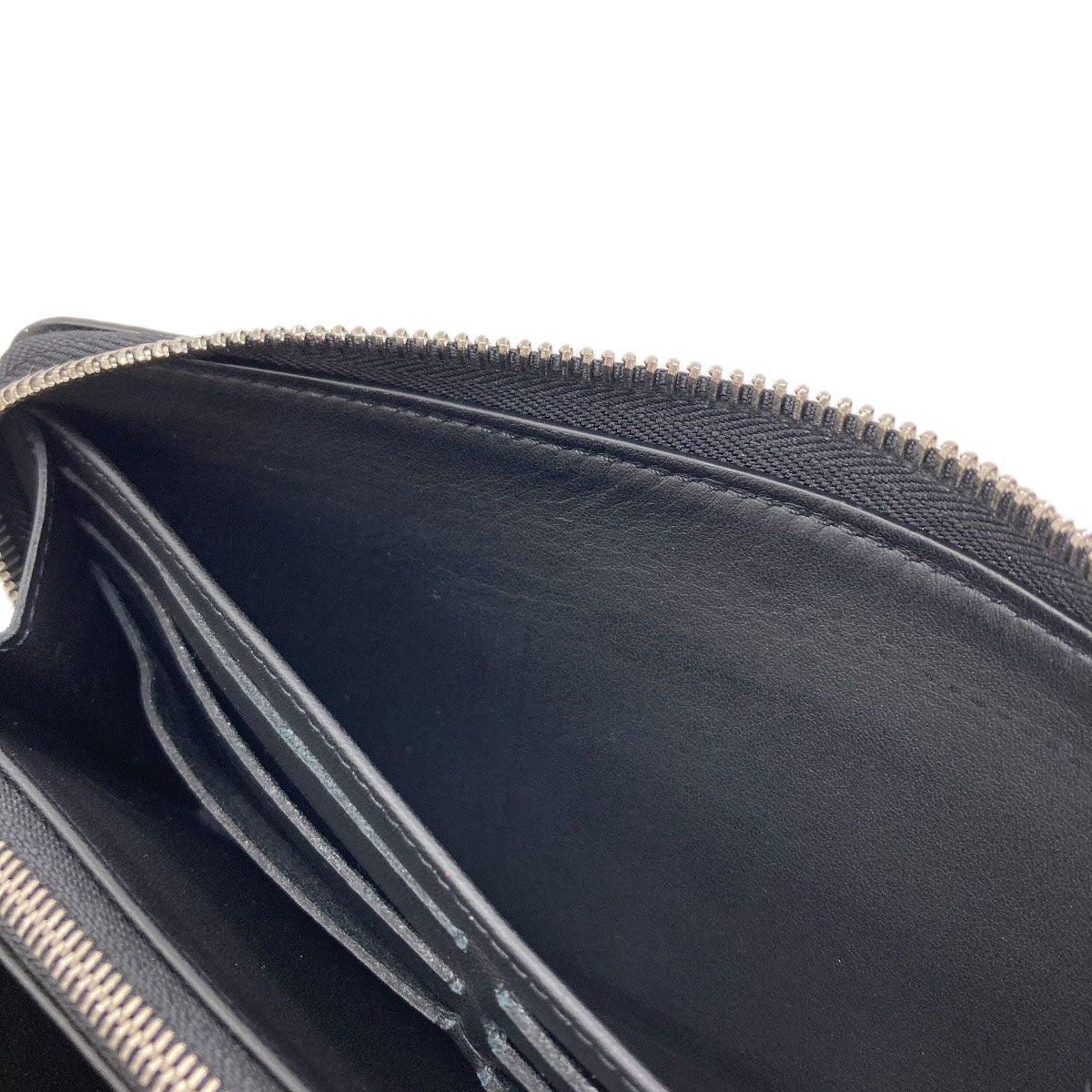 Louis Vuitton Zippy Wallet Mahina Leather — view 7