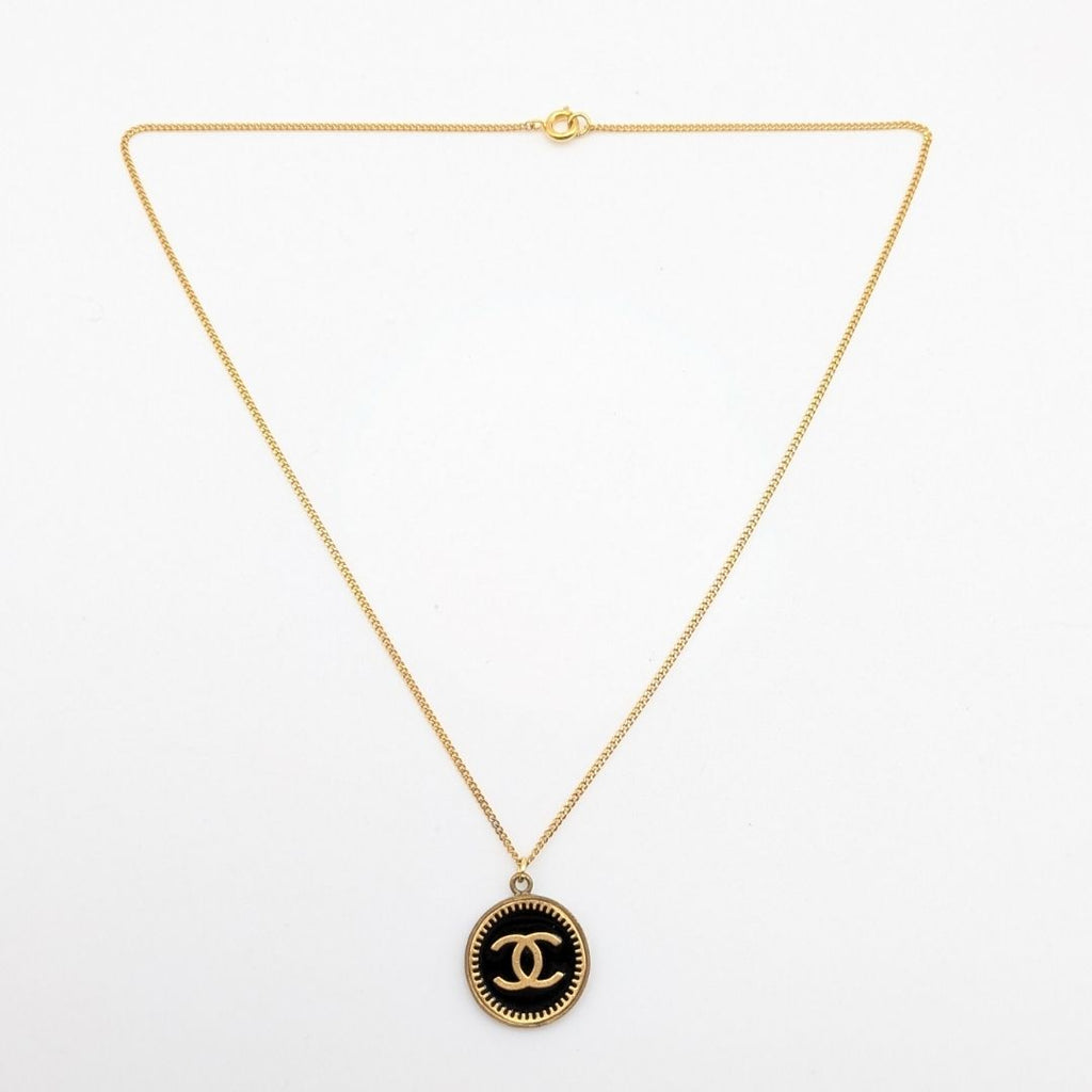 Chanel CC Logo Gold Black Pendant Round Coin Vintage 01P — view 6