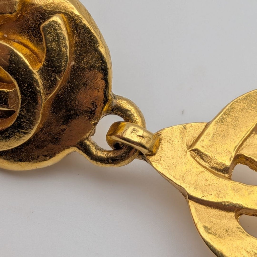 Chanel Single Earrings CC Logo Swing Gold 97P Vintage — view 3