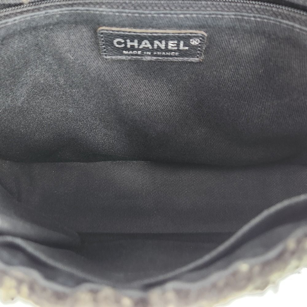 Chanel CC Logo Tweed 2-Way Shoulder Bag Khaki — view 4