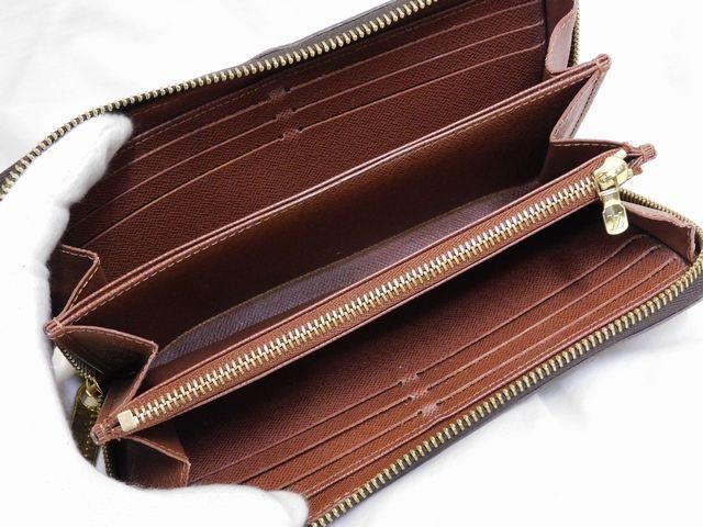 Louis Vuitton Zippy Wallet Monogram Zip Around — view 4
