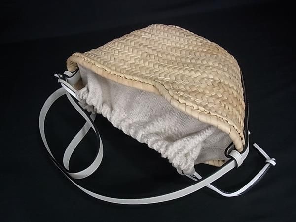 Loewe Drawstring Basket Anagram Raffia Shoulder Bag Light Beige — view 3
