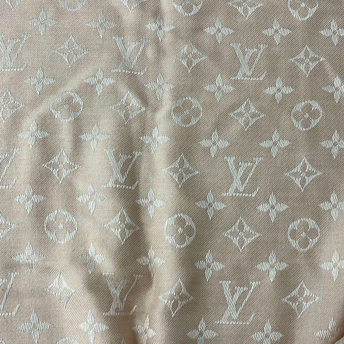 Louis Vuitton Shawl Monogram Denim Rose Wool Scarf — view 3