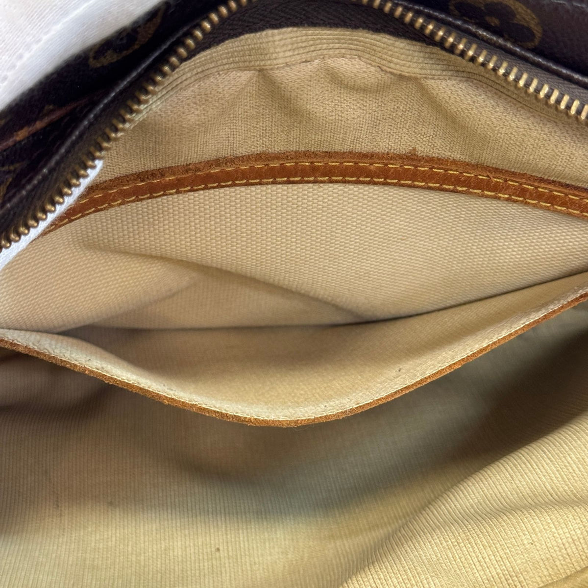 Louis Vuitton Monogram Reporter PM Canvas Brown Shoulder Bag — view 7