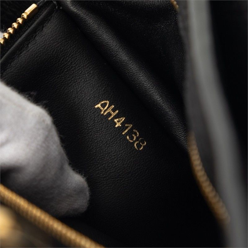 Louis Vuitton Capucines PM 2-Way Shoulder Bag Black Leather — view 6