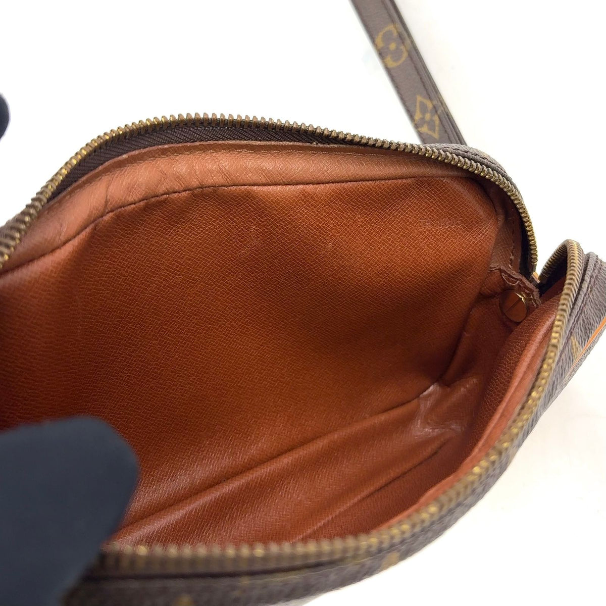 Louis Vuitton Marly Dragonne PM Monogram Leather Brown Clutch Gold — view 8