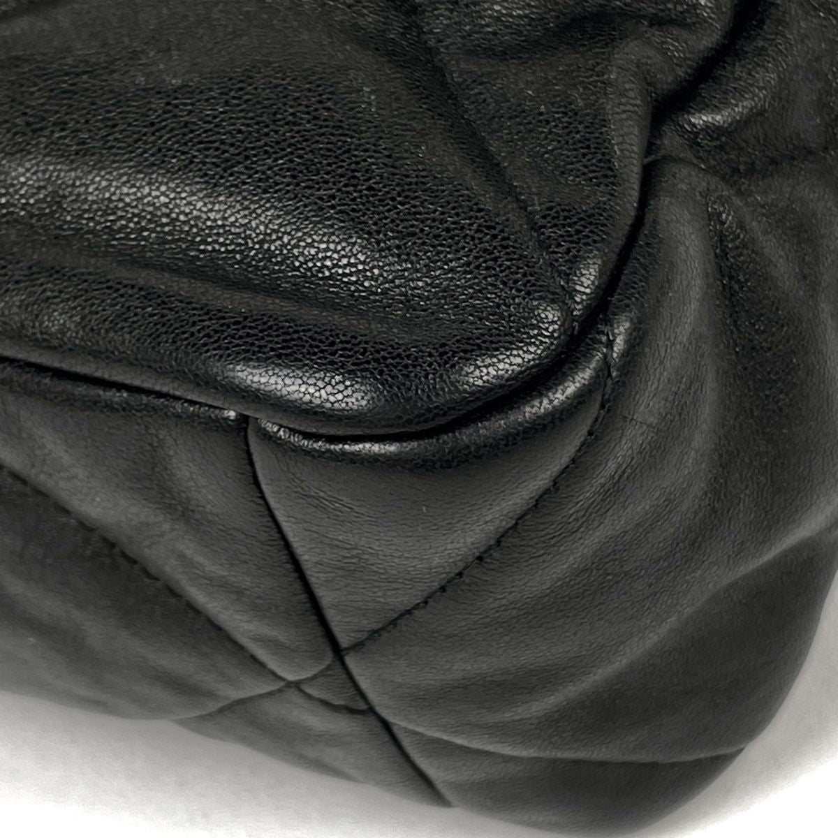 Chanel Shoulder Bag Chanel 19 2-Way Leather Black — view 3