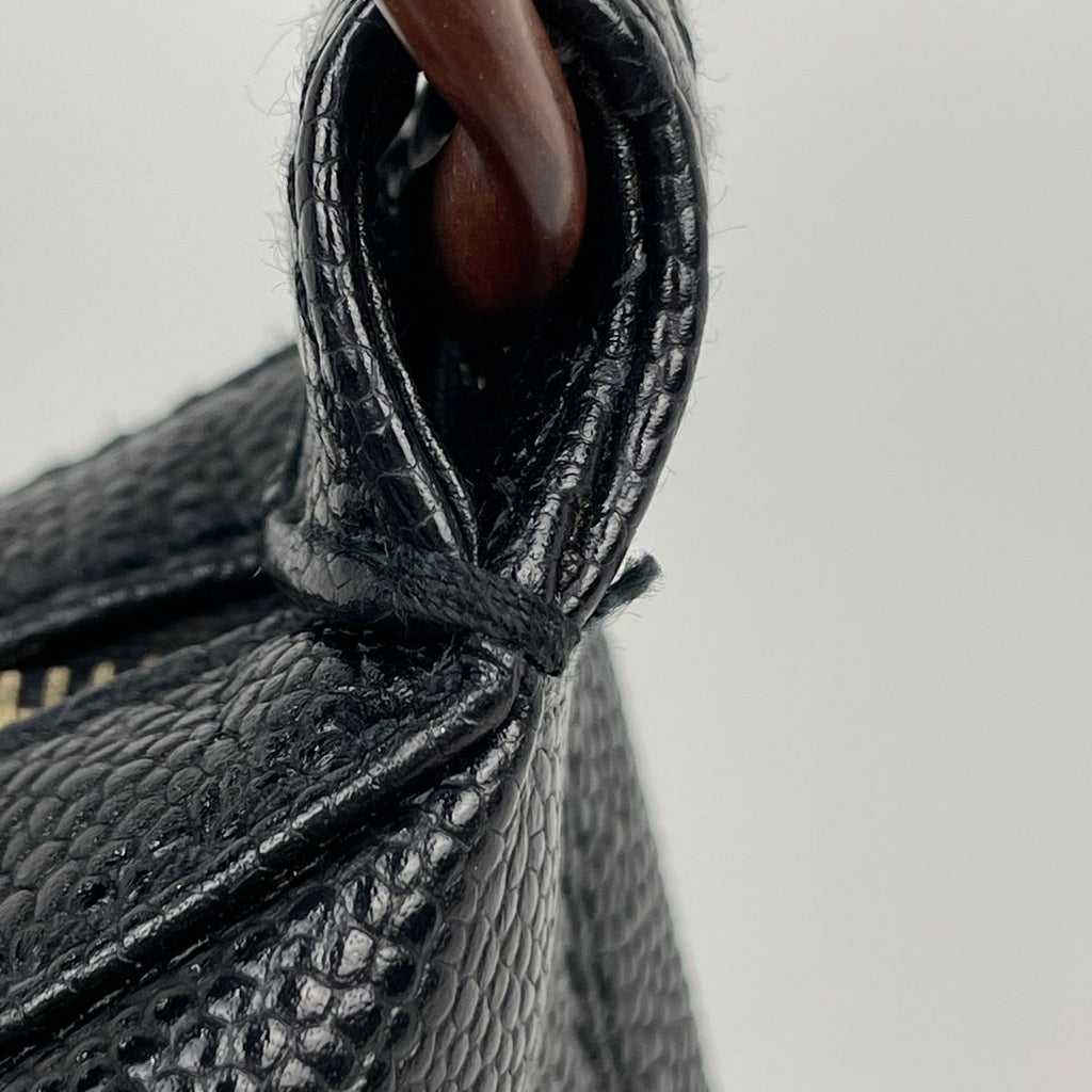 Chanel Shoulder Bag CC Logo Wood Chain Caviar Leather Black — view 4